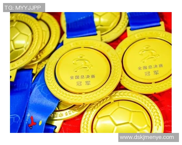 上海足球队以54分领跑冠军赛积分榜展现强劲实力 上海足球队以54分领跑冠军赛积分榜展现强劲实力